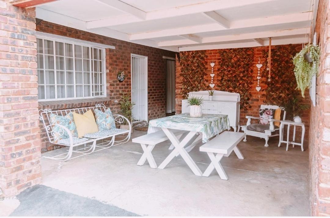 Zhantique Guest House 1- Unit 5 บ็อคสเบิร์ก ภายนอก รูปภาพ