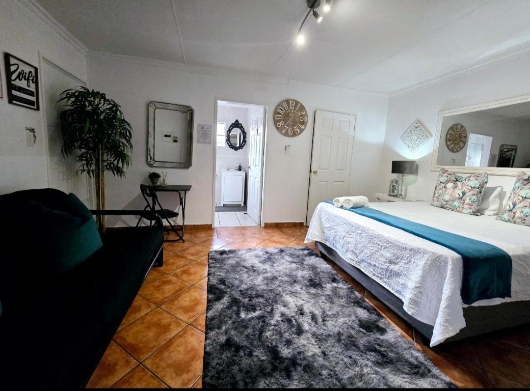 Zhantique Guest House 1- Unit 5 บ็อคสเบิร์ก ภายนอก รูปภาพ