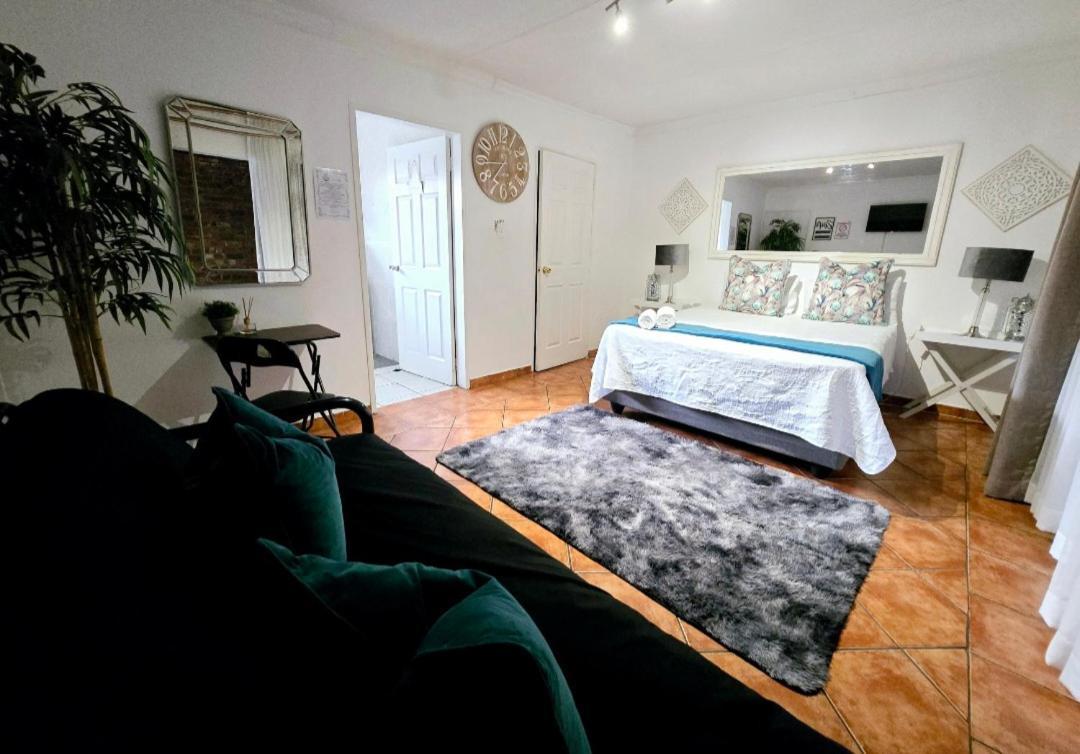 Zhantique Guest House 1- Unit 5 บ็อคสเบิร์ก ภายนอก รูปภาพ