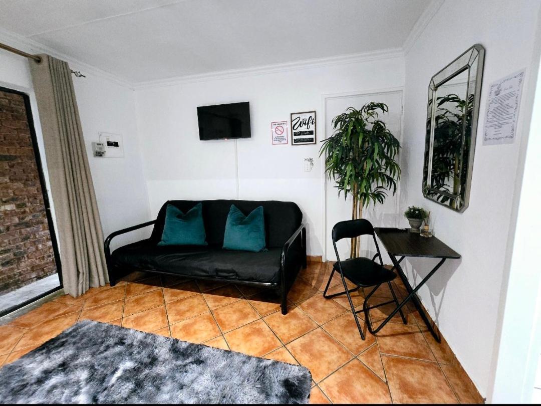 Zhantique Guest House 1- Unit 5 บ็อคสเบิร์ก ภายนอก รูปภาพ